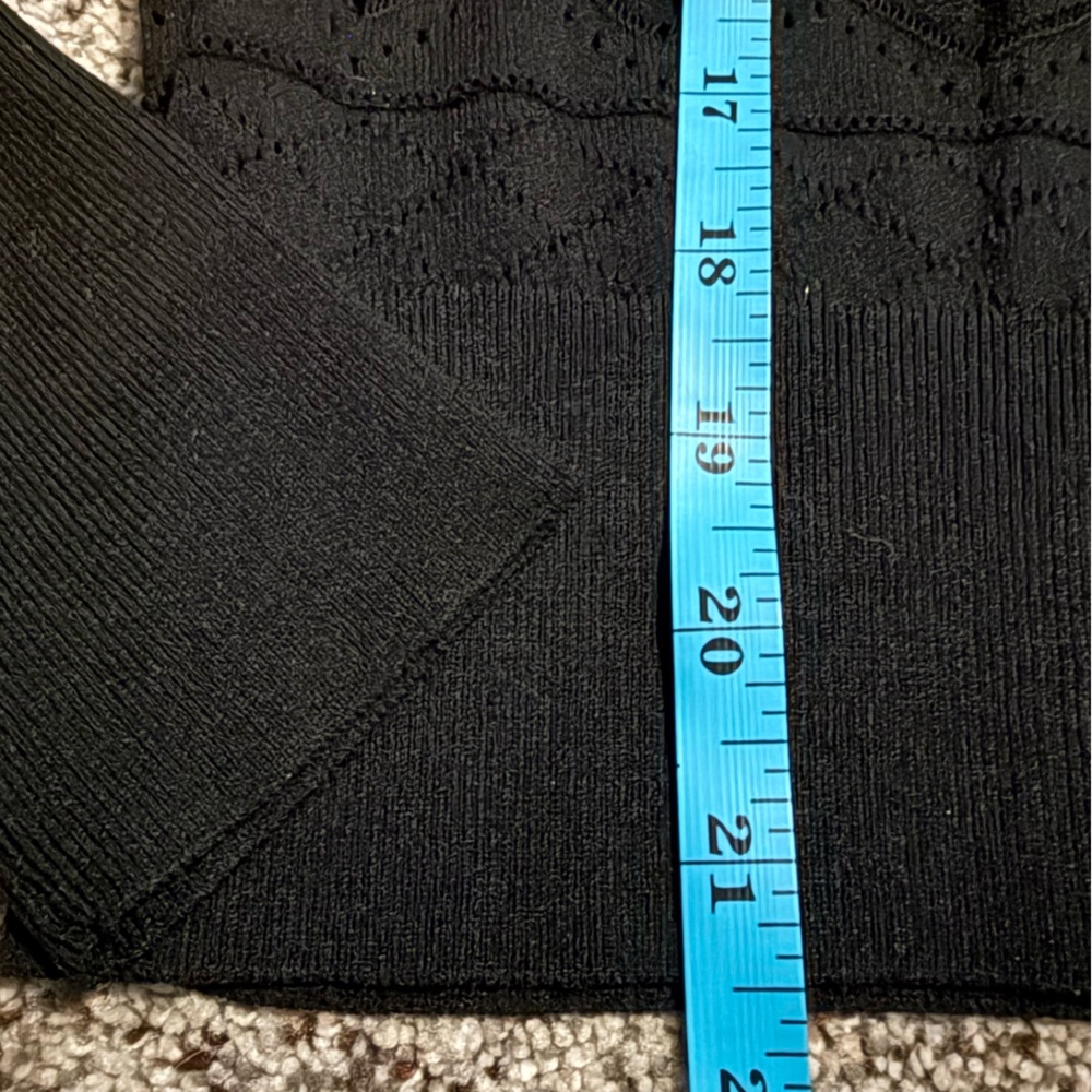 NEW Black Banana Republic Sheer Pattern Sweater Small NWT  LIGHT WEIGHT - Picture 7 of 9